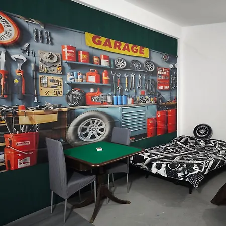 Garage Pool & Relax
